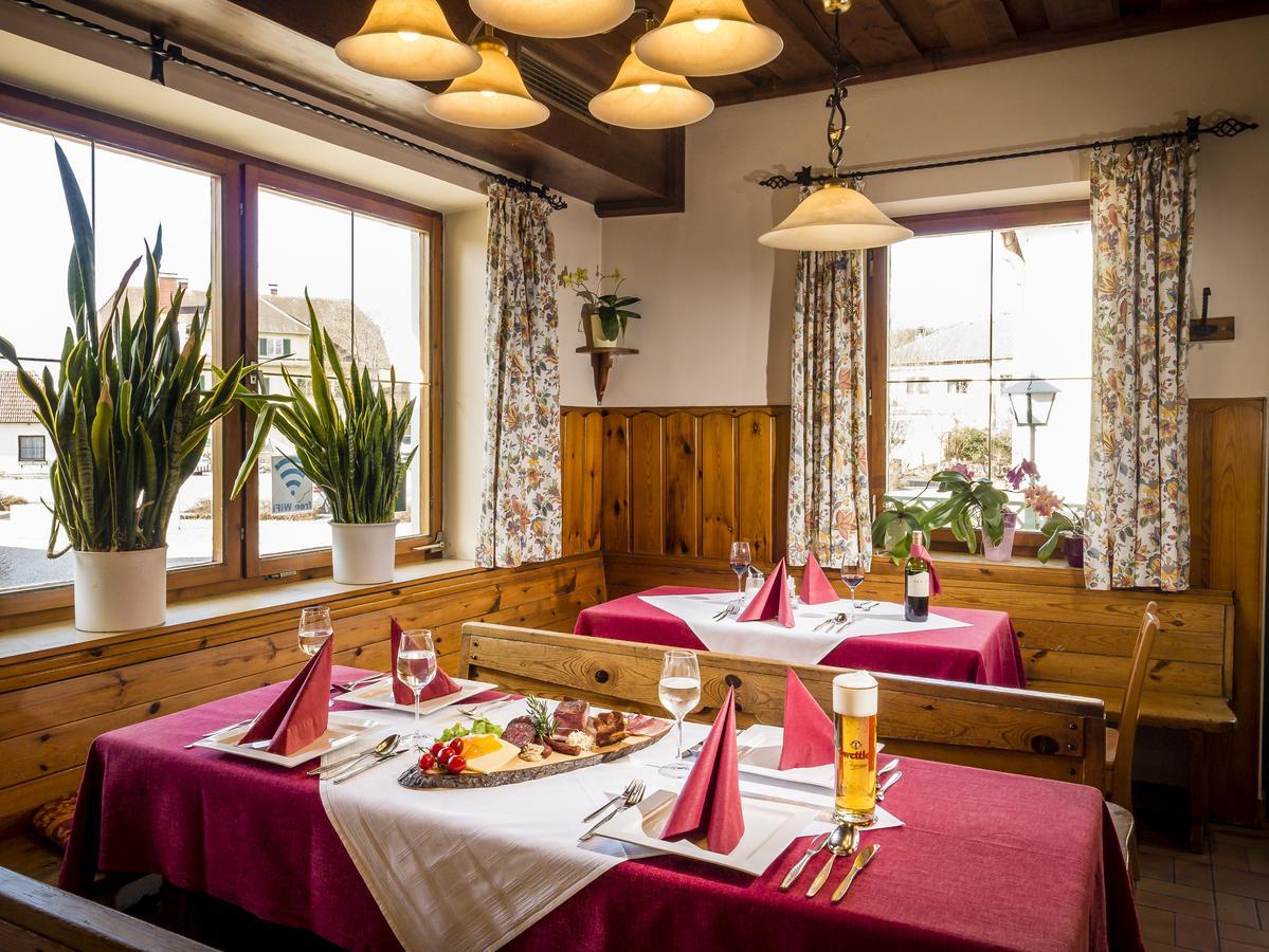 Dorf Hotel Grüner Baum Maria Laach am Jauerling Exterior foto